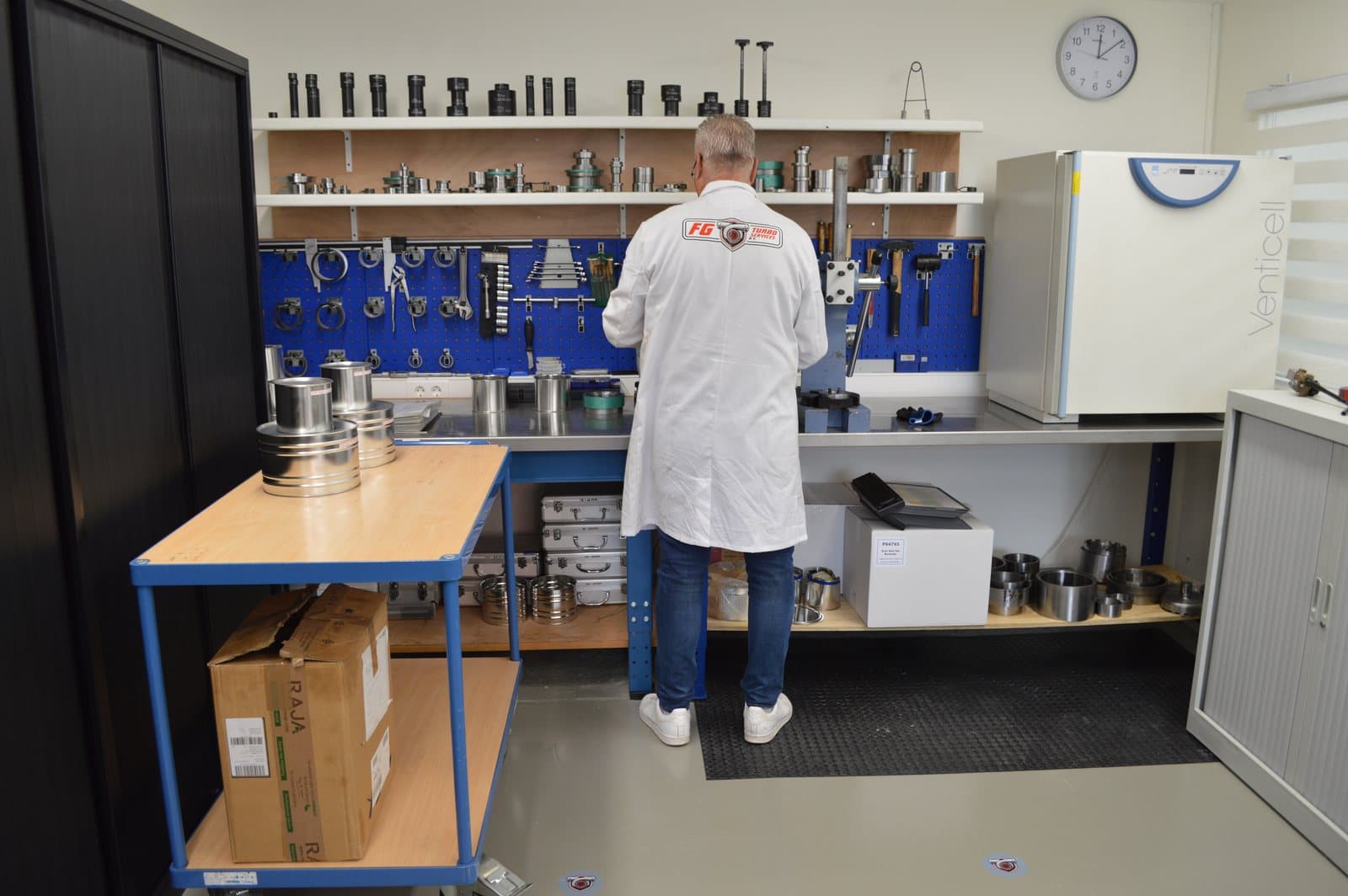 The FG Turboservices bearing room, with measuring equipment and tooling racked on the wall